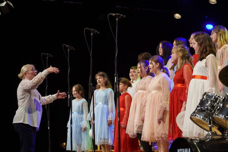 Srečanje otroških in mladinskih pevskih zborov, Naše pesmi naj donijo (31)